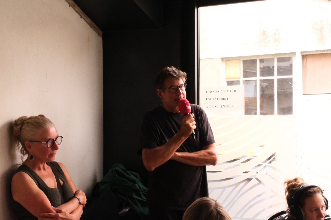 C'est loin mais c'est beau St Pol de Leon jeudi 03 septembre 2026. S�bastien Geoltrain du collectif anti-�oliennes Nemo. Photo pyb29