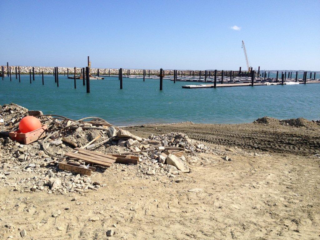 Le port de Roscoff d�but avril ( Photo Philippe Allot )